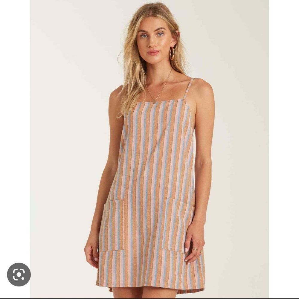 Billabong Juniors Multicolored Stripe Straight Round Mini Dress, great condition